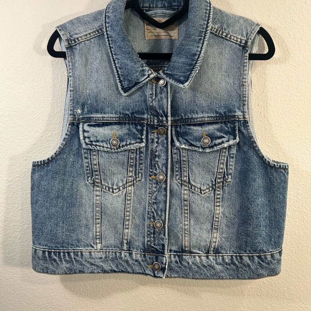 FREE PEOPLE Denim Vest Size Large Button Front Jean Vest Boho Layering